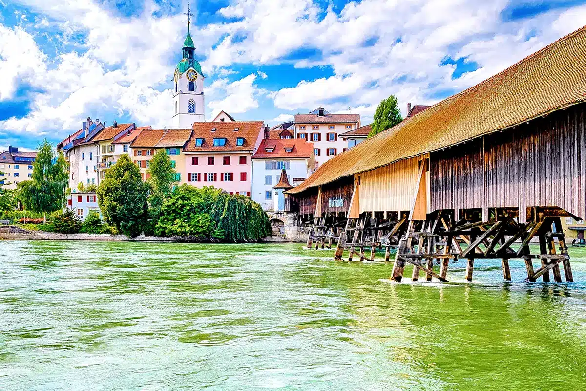 AdobeStock_462105237_Schweiz